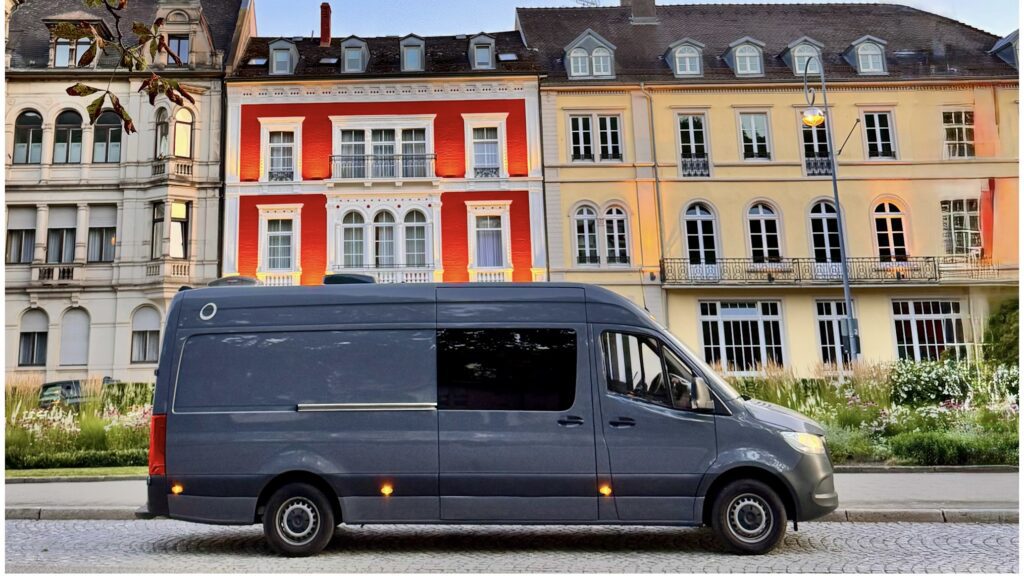 Mercedes sprinter fourgon aménagé vitrage noir, L3H2